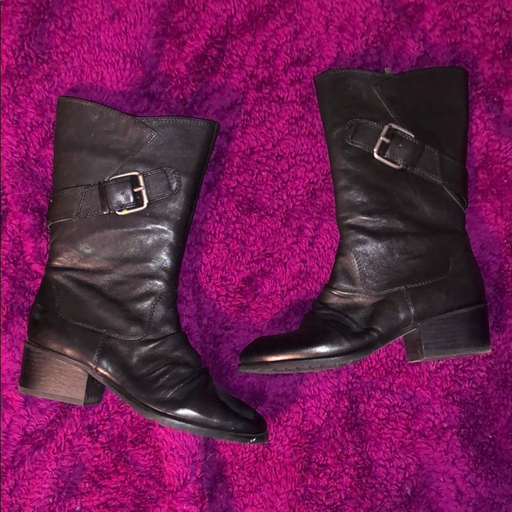 NWT - BRAND NEW BOOTS - SIZE 5.5
